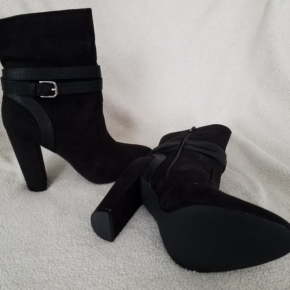 Boots - Picture 3 of 5